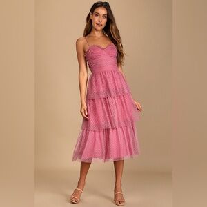 🌺 LULUs Sweetheart Style Mauve Polka Dot Bustier Tiered Midi Dress. MEDIUM